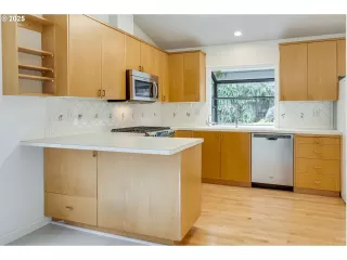 Photo #6: 239711011 Listing 