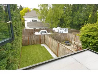 Photo #4: 239863224 Listing 