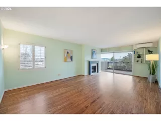 Photo #1: 24000410 Listing 