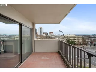 Photo #5: 24000410 Listing 