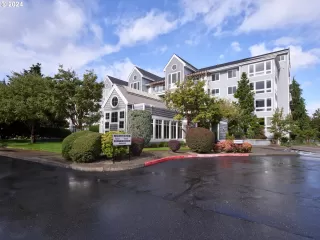 Photo #2: 24000459 Listing