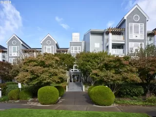 Photo #3: 24000459 Listing