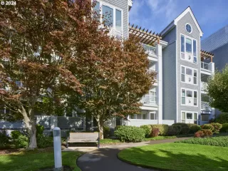 Photo #4: 24000459 Listing