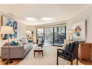 Photo #3: 24000525 Listing