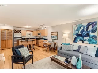 Photo #5: 24000525 Listing