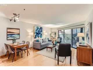 Photo #6: 24000525 Listing