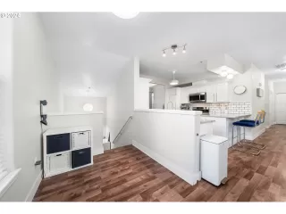 Photo #2: 24000755 Listing