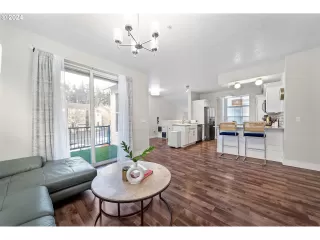 Photo #3: 24000755 Listing