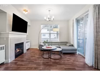 Photo #4: 24000755 Listing