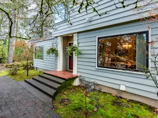 Photo #1: 24000926 Listing