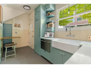 Photo #3: 24000952 Listing