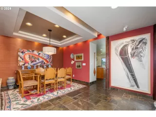 Photo #5: 24000995 Listing