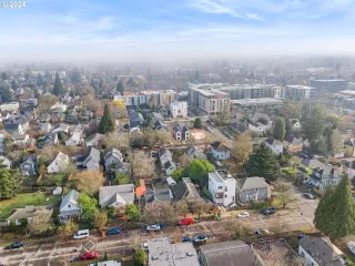 Photo #4: 24001307 Listing