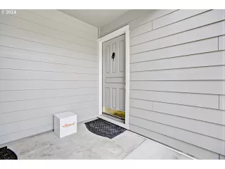 Photo #1: 24001731 Listing