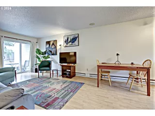 Photo #3: 24001731 Listing