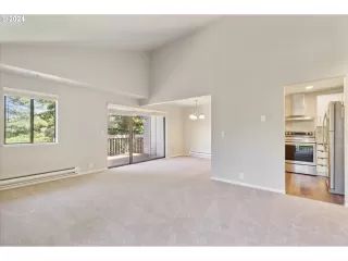 Photo #6: 24002037 Listing 