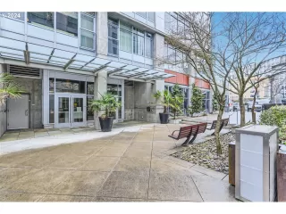 Photo #1: 24002229 Listing