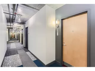 Photo #3: 24002229 Listing