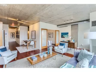 Photo #6: 24002229 Listing