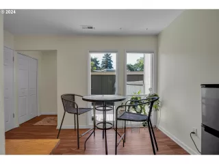 Photo #2: 24003615 Listing 