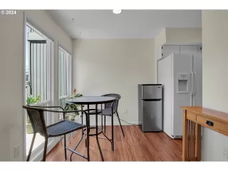 Photo #4: 24003615 Listing 