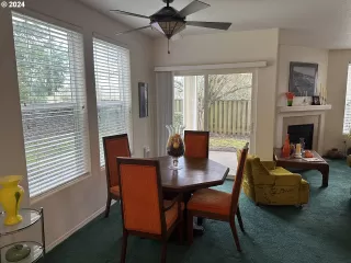 Photo #4: 24003627 Listing