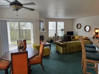 Photo #5: 24003627 Listing