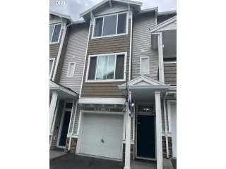 Photo #2: 24004122 Listing