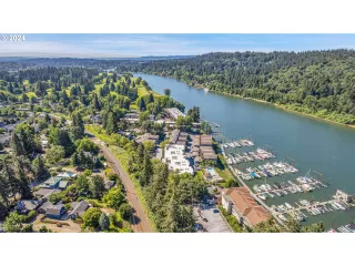 Photo #3: 24004931 Listing