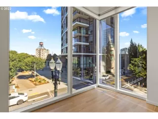 Photo #4: 24005771 Listing