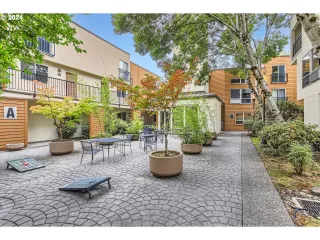 Photo #1: 24006403 Listing