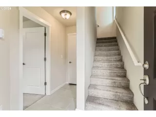 Photo #4: 24006962 Listing