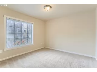 Photo #5: 24006962 Listing