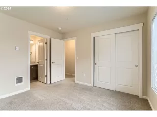 Photo #6: 24006962 Listing