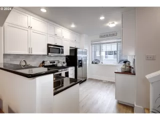 Photo #2: 24007022 Listing 