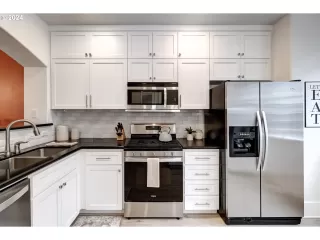 Photo #3: 24007022 Listing 