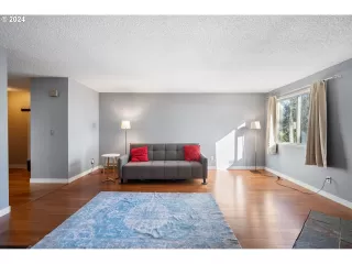 Photo #6: 24007151 Listing 