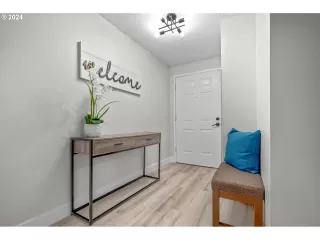 Photo #1: 24007183 Listing 