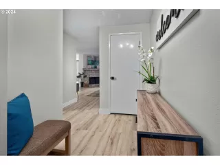 Photo #2: 24007183 Listing 