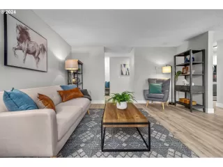 Photo #5: 24007183 Listing 