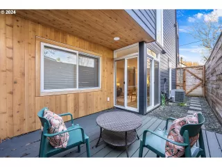 Photo #4: 24008859 Listing