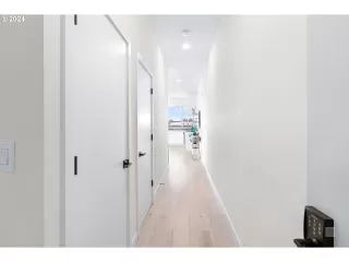 Photo #1: 24008970 Listing