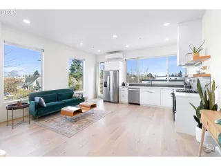 Photo #5: 24008970 Listing