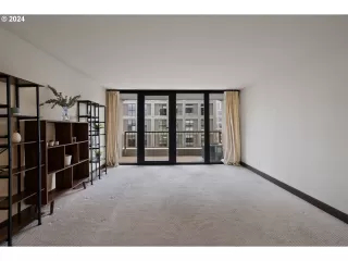 Photo #2: 24008979 Listing
