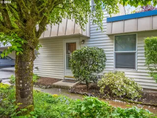 Photo #2: 24009848 Listing