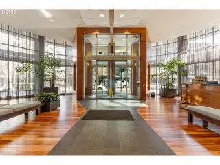 Photo #5: 24010089 Listing 