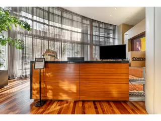 Photo #6: 24010089 Listing 