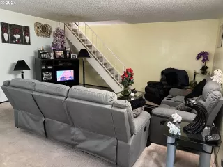 Photo #1: 24010844 Listing 