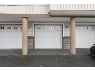 Photo #1: 24012090 Listing