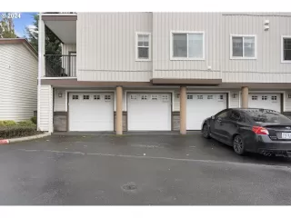 Photo #3: 24012090 Listing